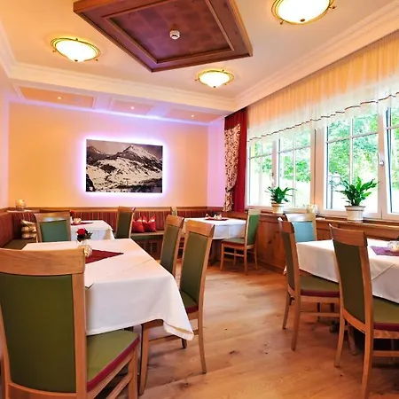 Wellness-aparthotel Montana 4* קליינארל