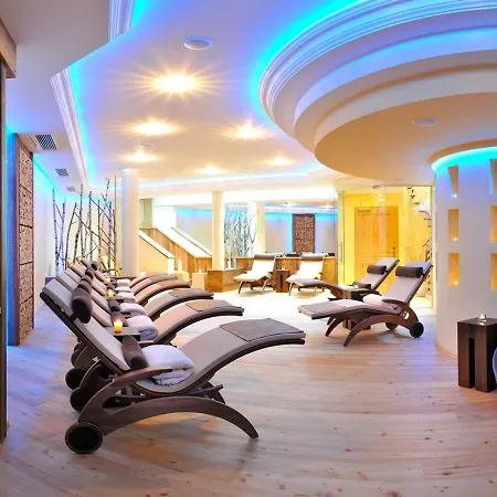 Wellness-aparthotel Montana 4* Клайнарль