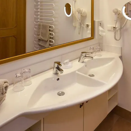 Wellness-aparthotel Montana 4* 클레이날